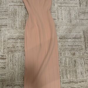 Misha Elegant Sleeveless Dress